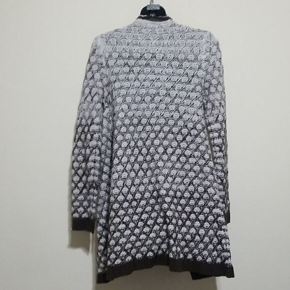 Time & Tru White and Black Cardigan Sweater Sz Medium - Picture 5 of 8